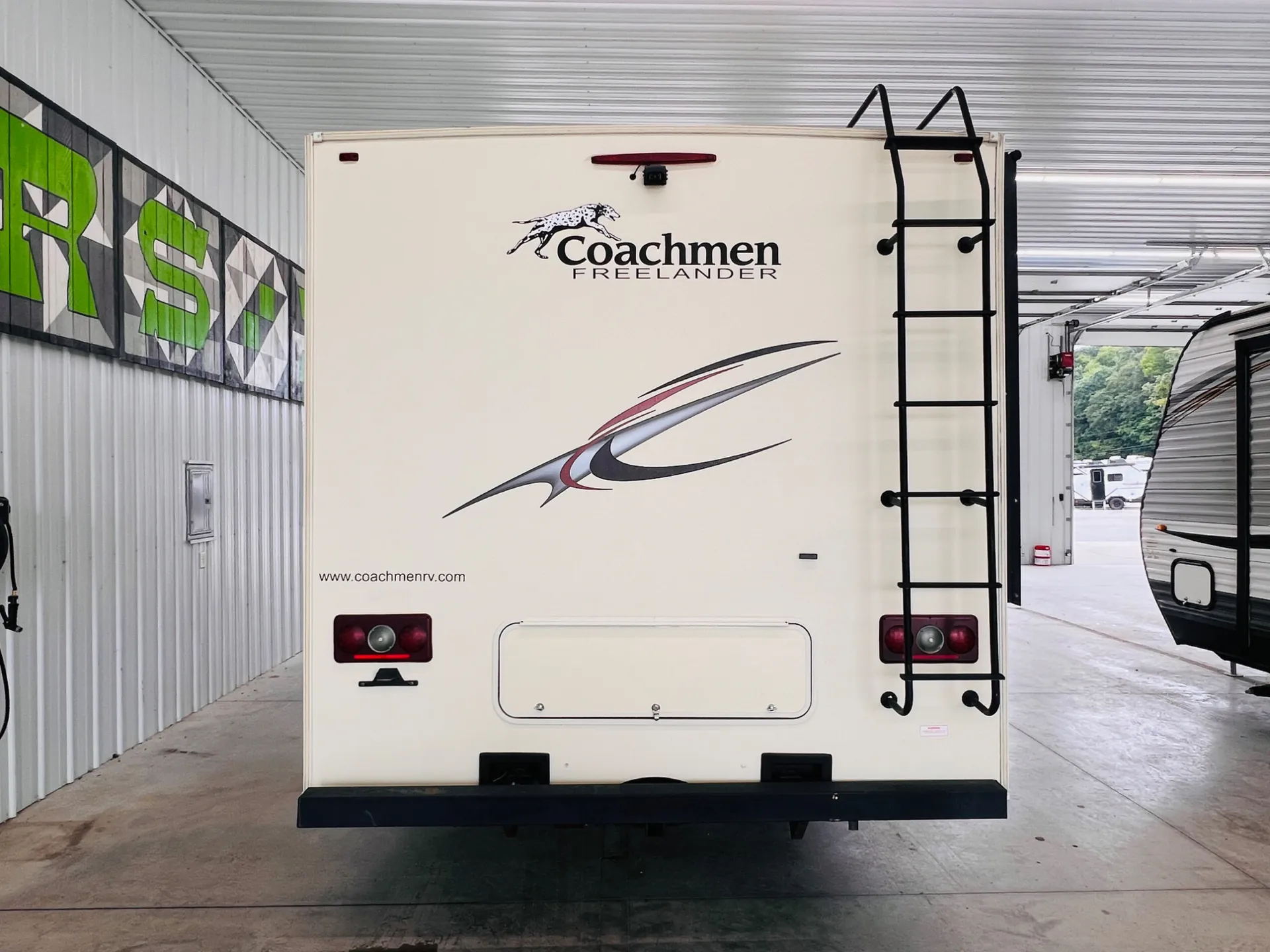 2016 Coachmen Freelander 27QB - Photo 4