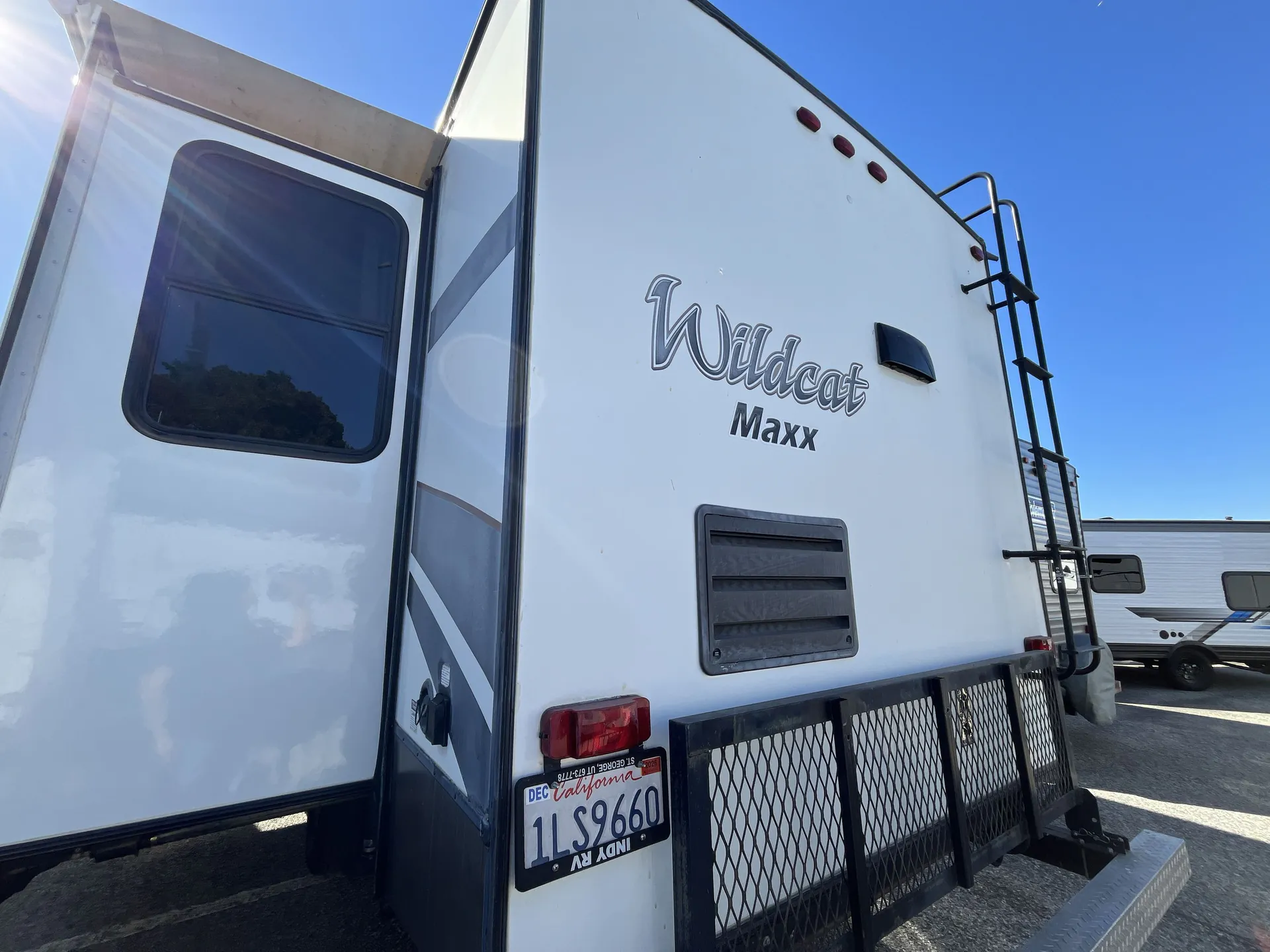 2017 Forest River Wildcat Maxx 282RKX — backside