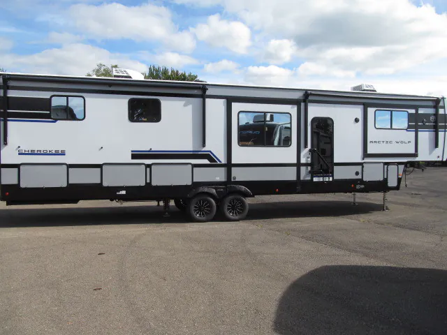 2027 Forest River Arctic Wolf 3950SUITE - Photo 4