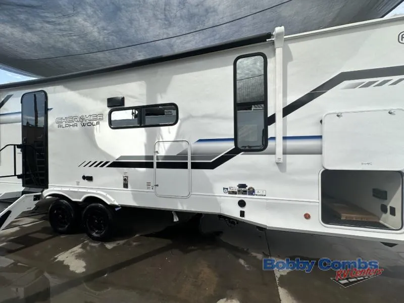 2026 Forest River Cherokee Alpha Wolf 24TRUNK - Photo 2