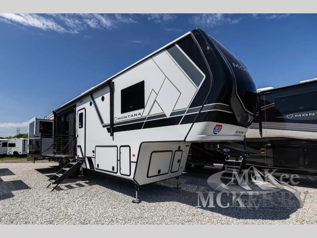 2026 Keystone Montana 3532SP - Photo 2