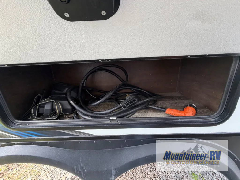 2021 Forest River XLR Hyperlite 3310, Photos photo 8