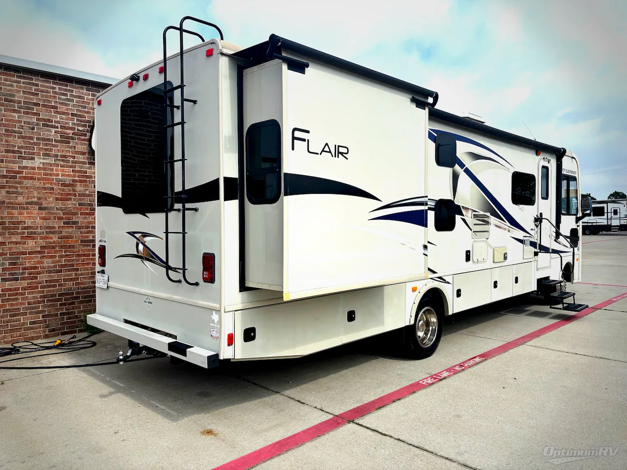 2017 Fleetwood Flair LXE 31B - Photo 3