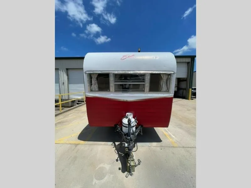 2015 Shasta RVs Airflyte Used    16 - Photo 2