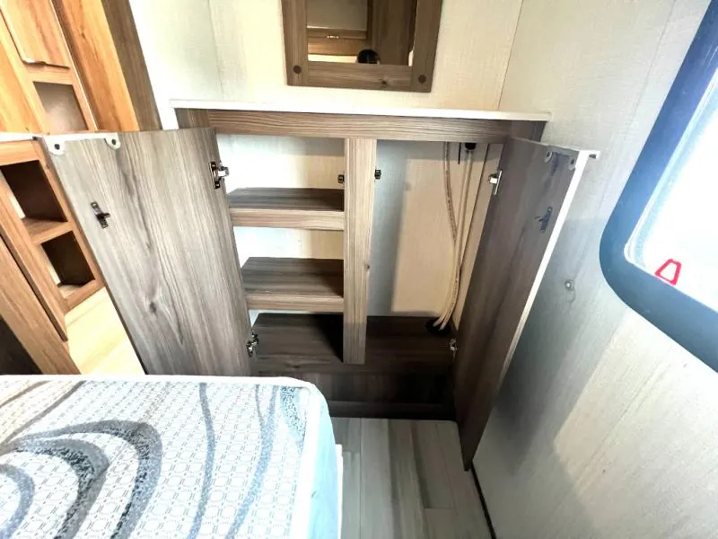 2024 Cruiser RV Radiance 27RE - Photo 3
