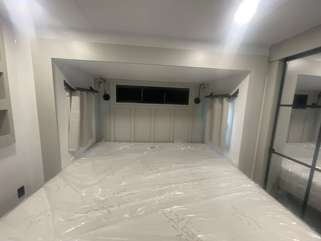 2026 Brinkley Model G 3950, Photos photo 16