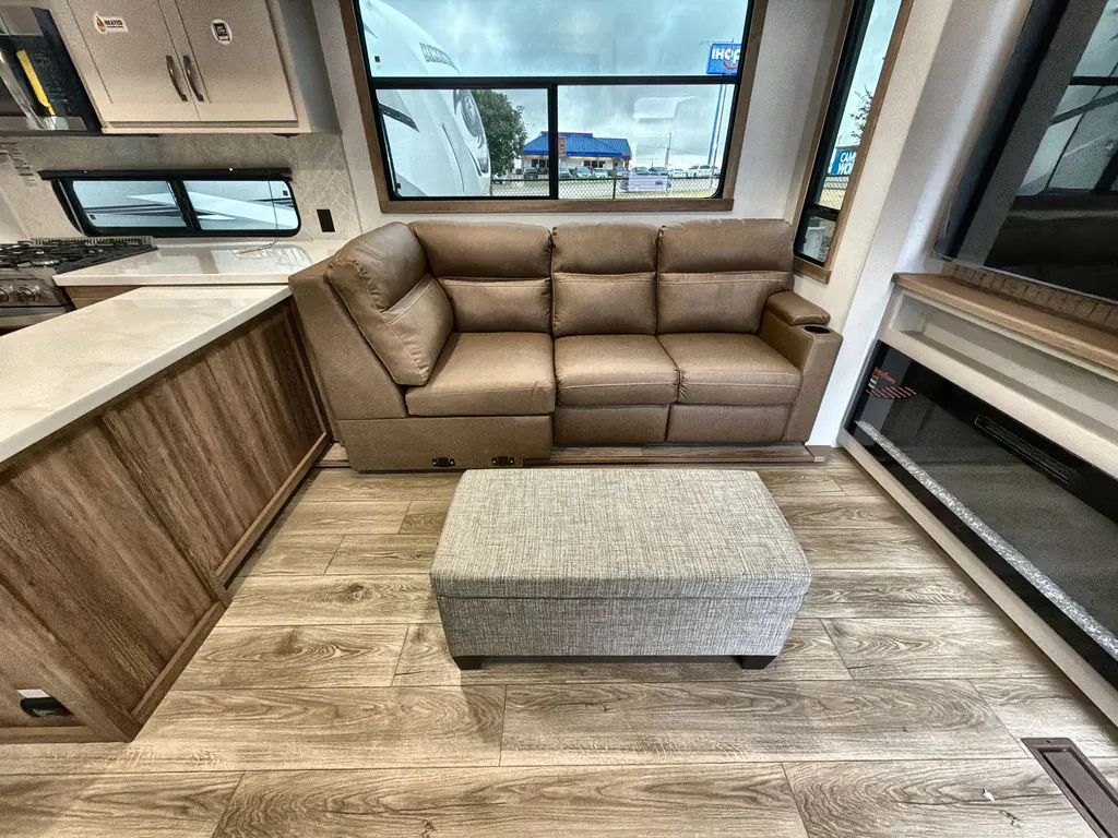 2027 Forest River Mesquite 3130ML, Photos photo 2