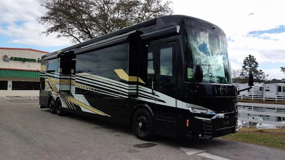 2025 Newmar King Aire 4521 - Photo 2