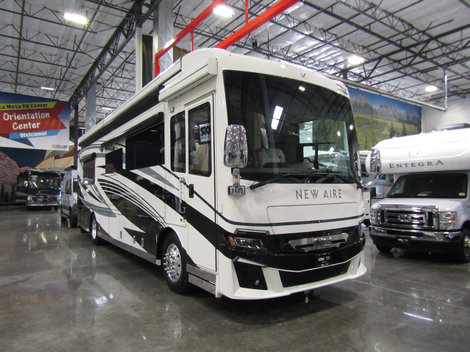 2023 Newmar New Aire 3545 - Photo 2