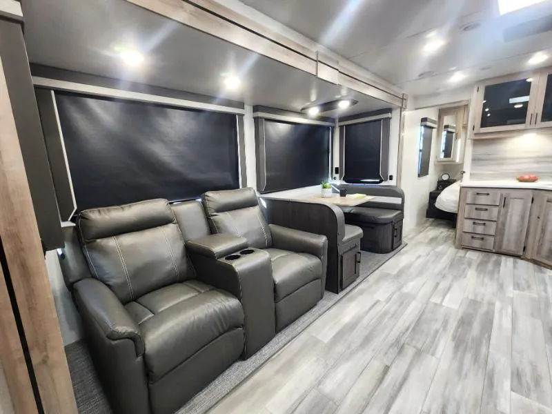 2022 Winnebago Voyage 2831RB - Photo 4