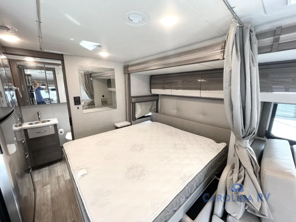 2024 Thor Motor Coach Tiburon 24FB, Photos photo 23