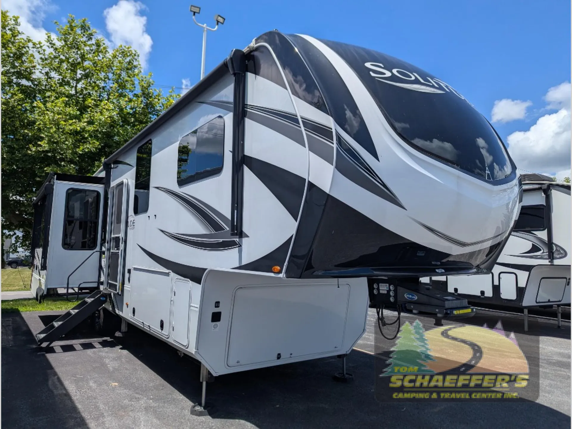2024 Grand Design Solitude 370DV - Photo 3