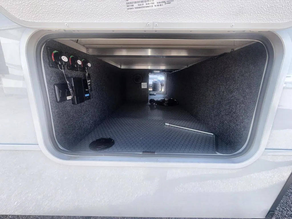 2026 Brinkley Model Ix 20X, Photos photo 3