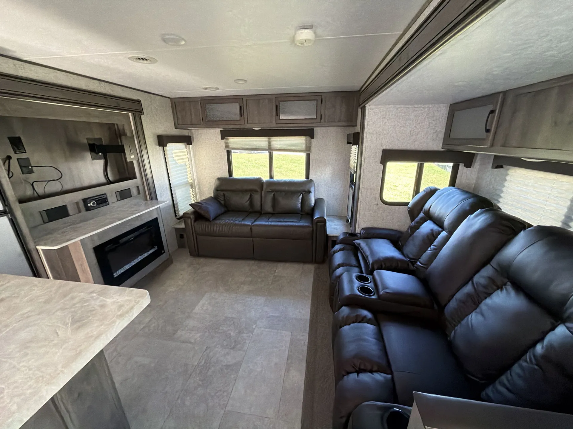 2021 Coachmen Apex 293RLDS — living area main