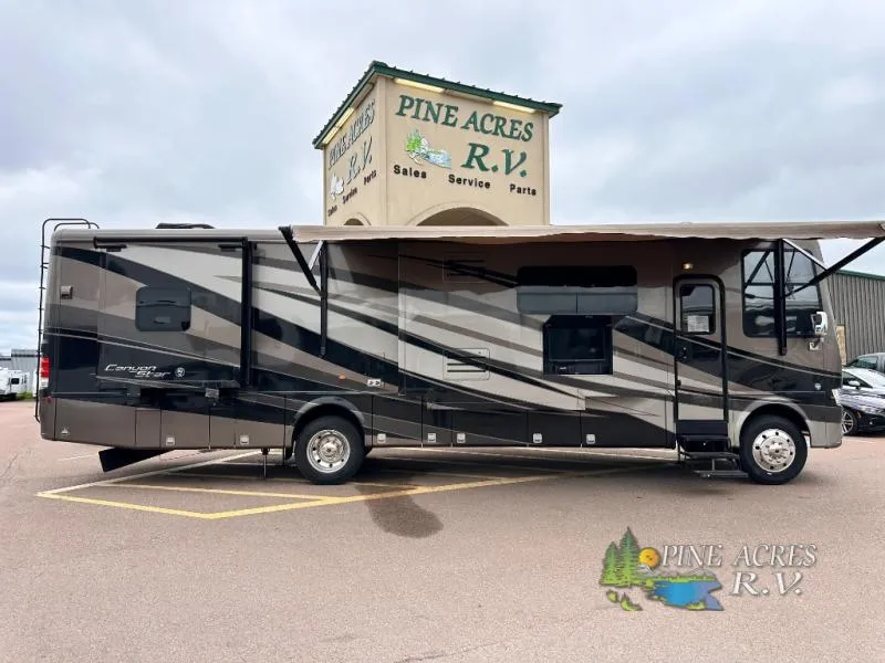 2018 Newmar Canyon Star 882Kms - Main photo