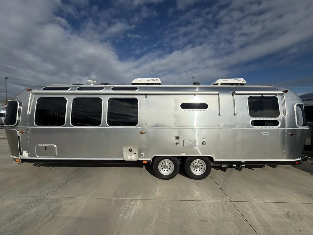 2021 Airstream Globetrotter® Globetrotter - Photo 3