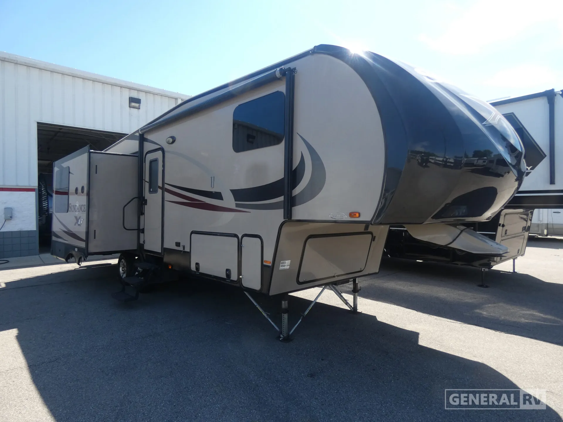 2015 Heartland Sundance XLT 285RL - Photo 2