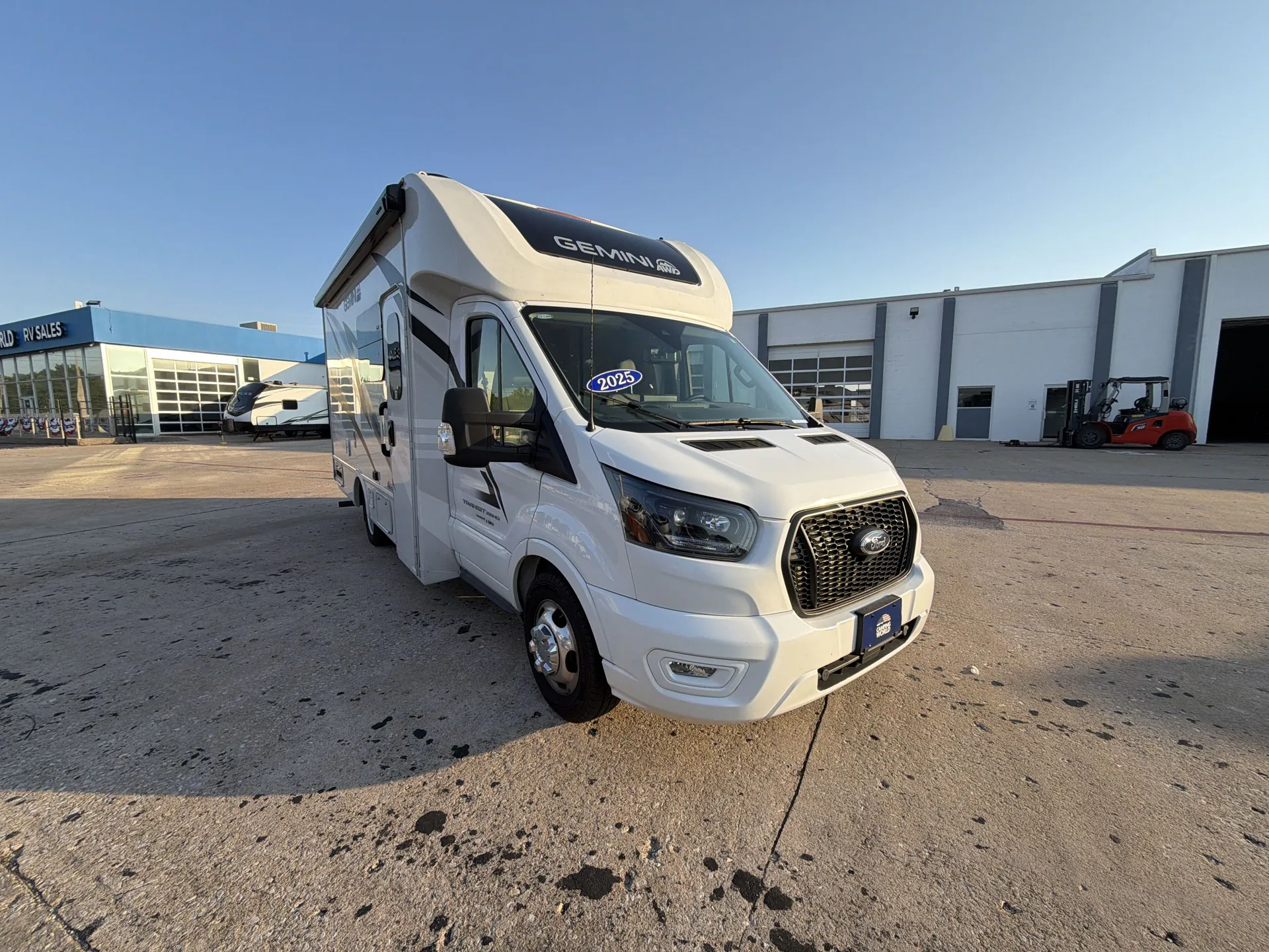 2025 Thor Motor Coach Gemini 23TW - Photo 2