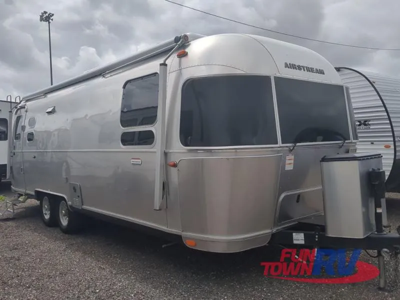 2023 Airstream International 27FB - Photo 2