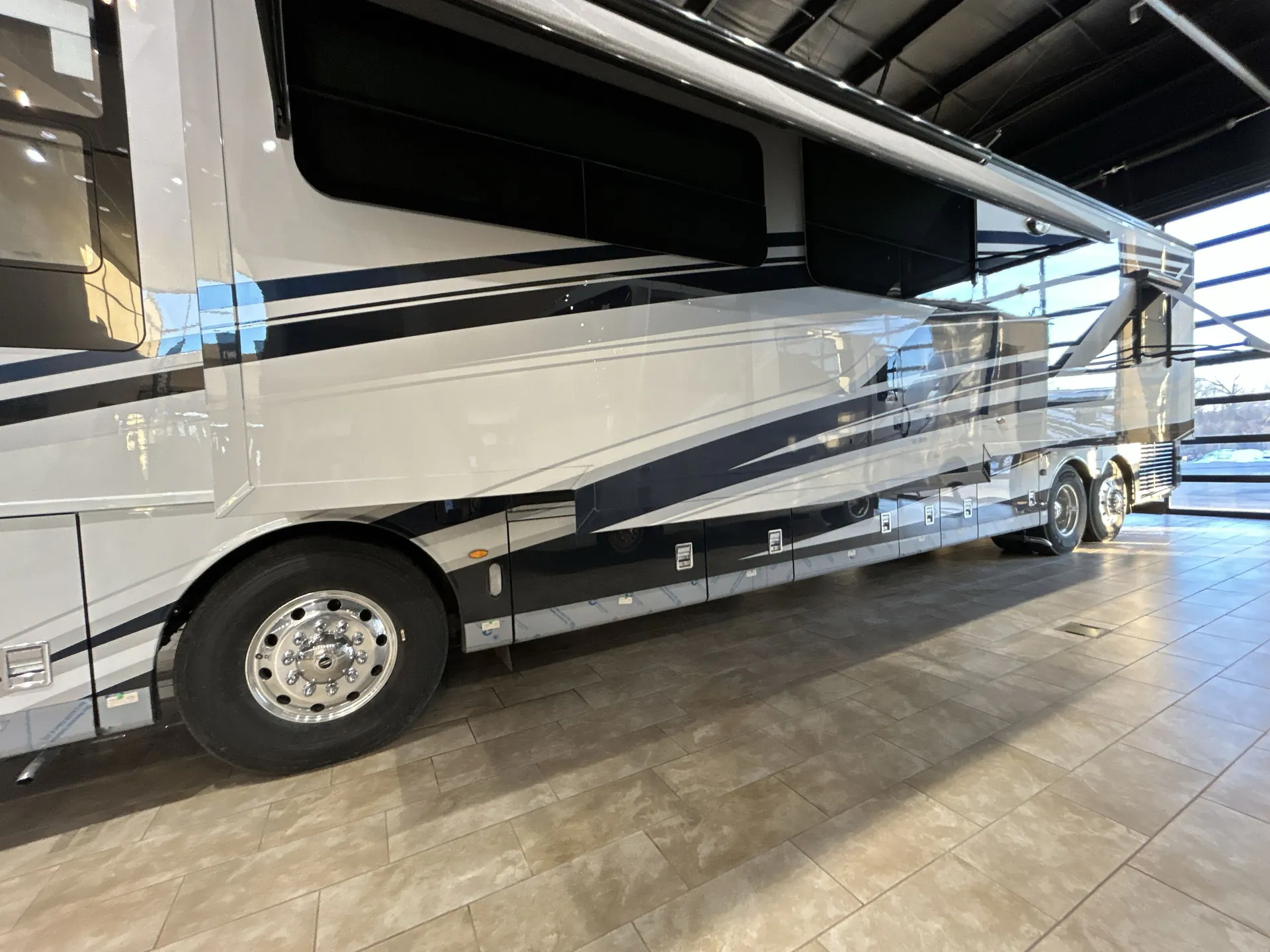 2026 newmar Dutch Star 4325 — living area main