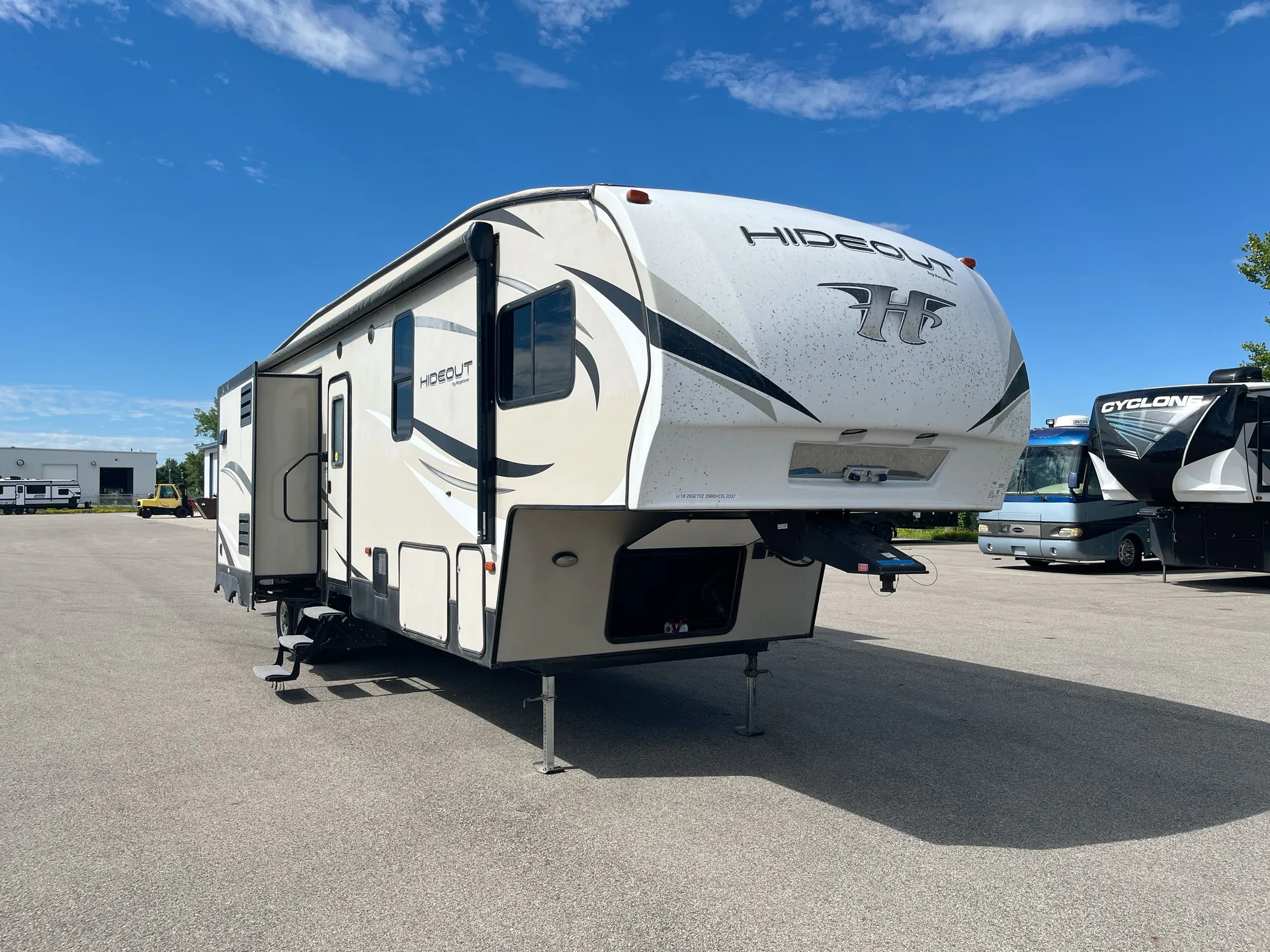 2018 Keystone Hideout 298BHDS - Photo 2