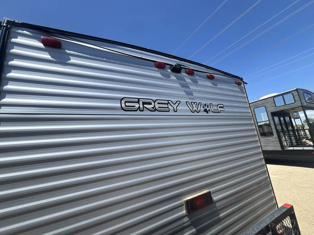 2022 Forest River Cherokee Grey Wolf 26DJSE — Photo 6