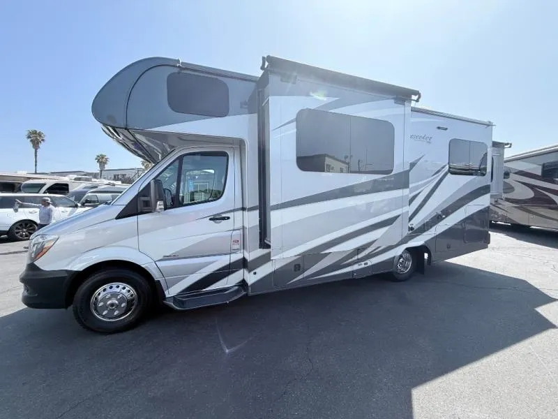 2018 Forest River RV Sunseeker MBS 2400R - Main photo