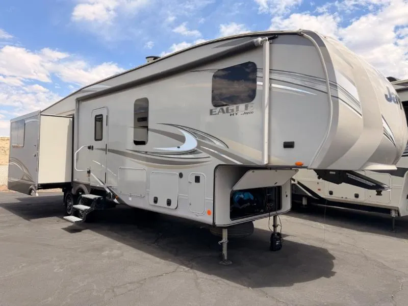 2019 Jayco Eagle HT 30.5CKTS - Photo 3