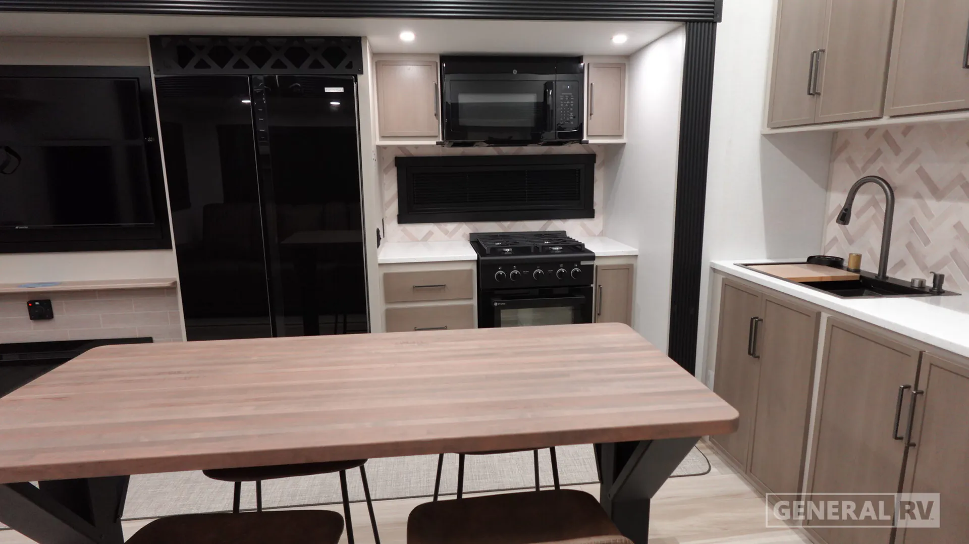 2027 Forest River Salem Hemisphere 373MBRL — Photo 6