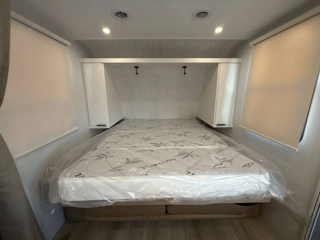 2027 Winnebago Micro Minnie 2108DS, Photos photo 14
