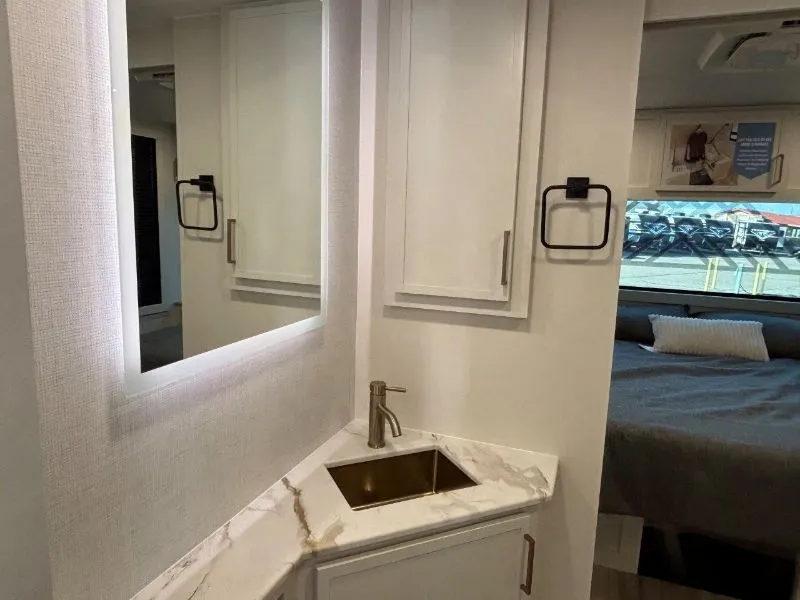 2026 Brinkley Model I 294, Photos photo 15