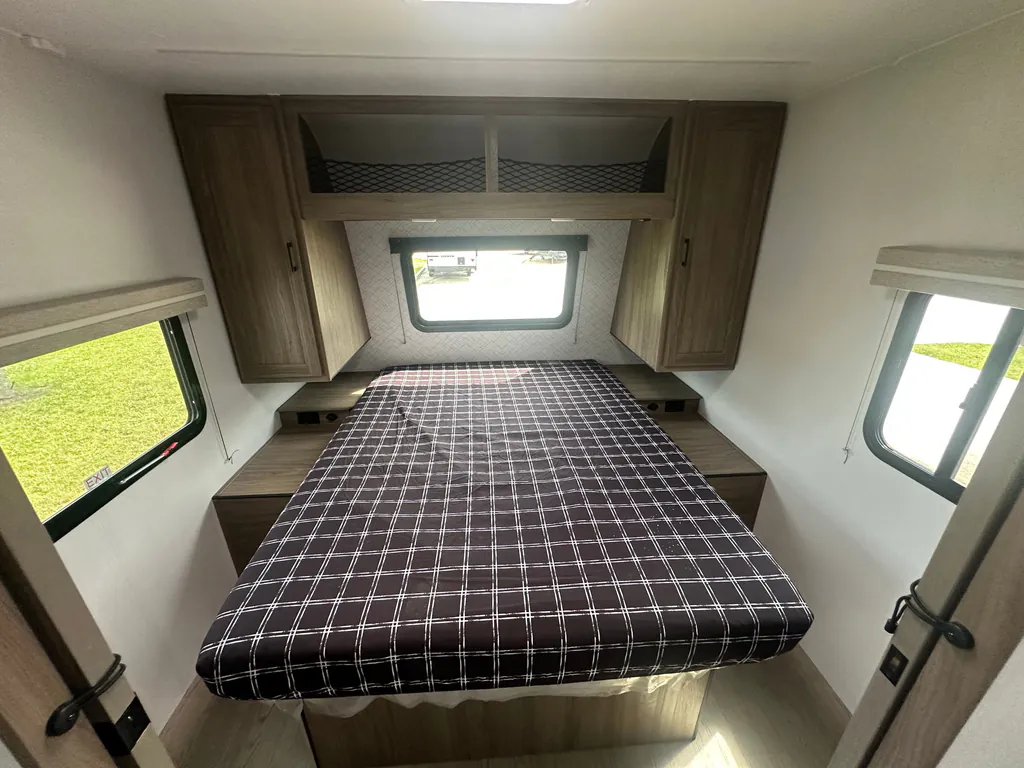 2026 Coachmen Freedom Express Select 30SE, Photos photo 48