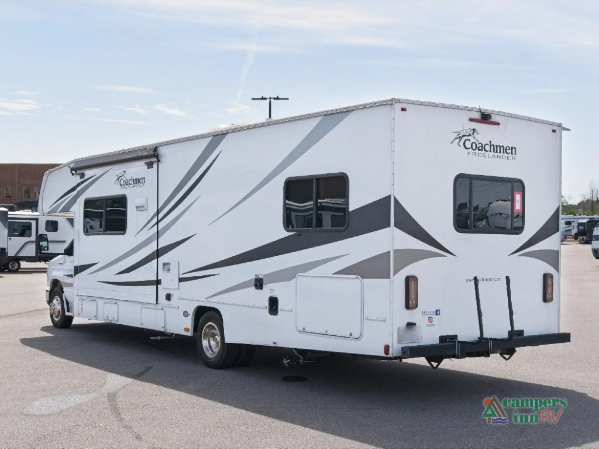 2021 Coachmen Freelander Premier 30BH - Photo 4