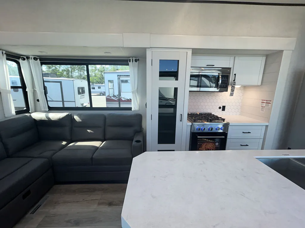 2026 Jayco Jay Flight Bungalow JayLoft, Photos photo 6