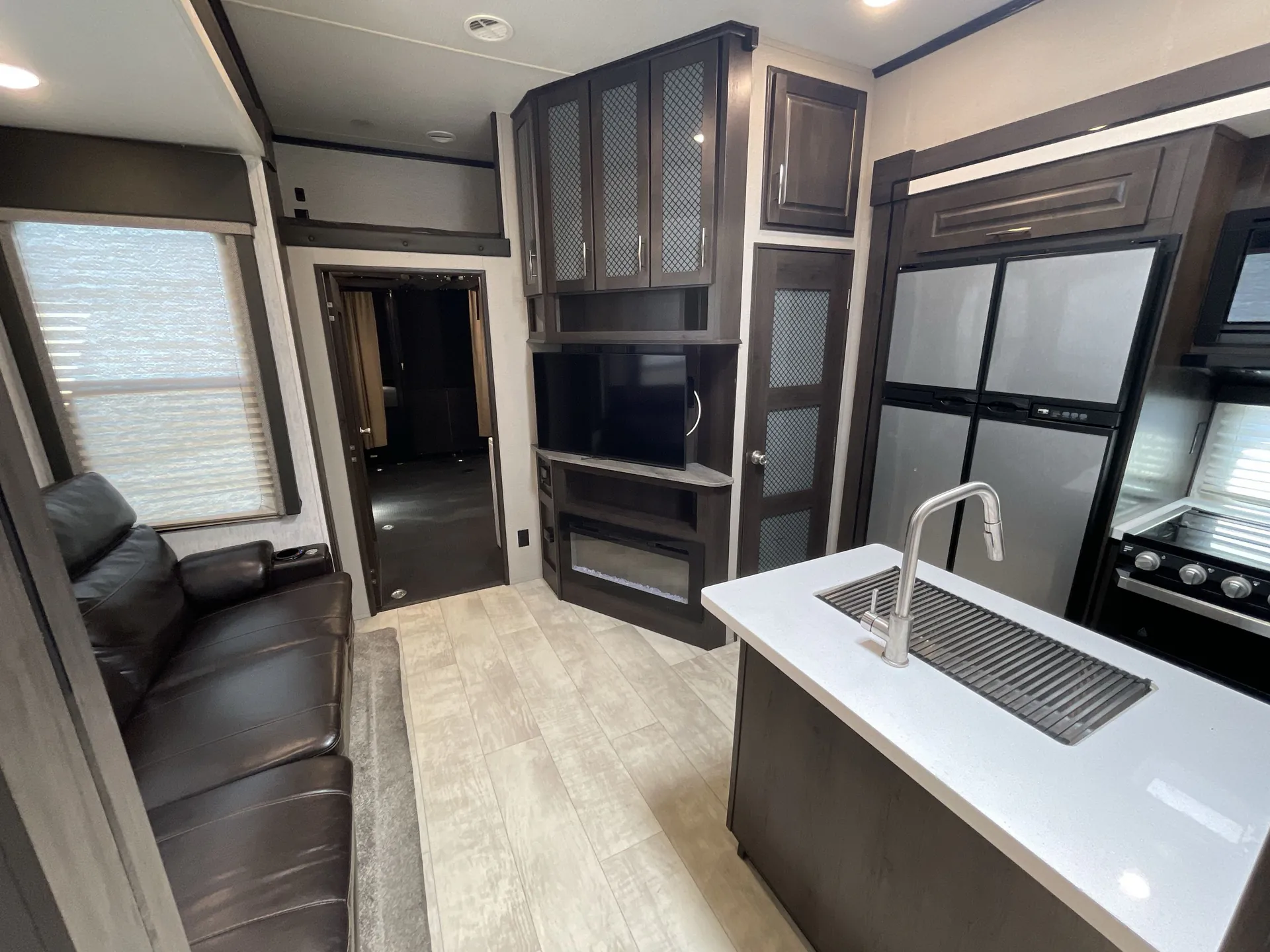 2021 Grand Design Momentum G-Class 350G — living area main