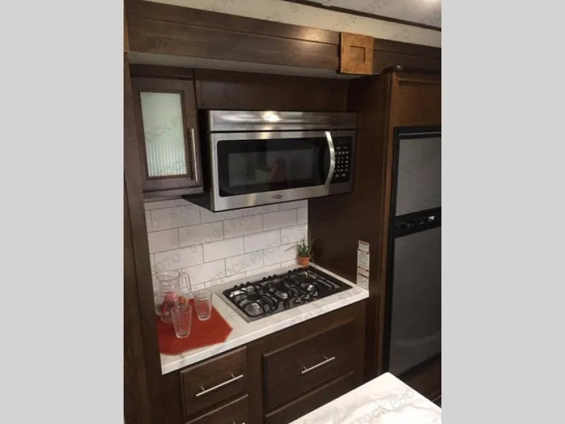 2018 Prime Time RV Fury 3012X - Photo 3