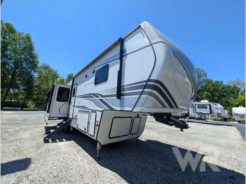 2022 Keystone Montana 3121RL - Photo 2