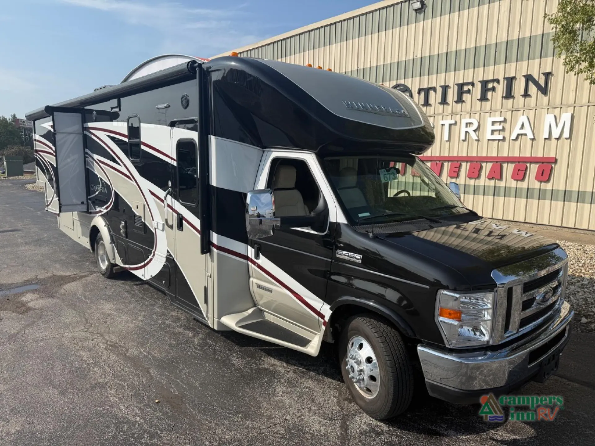 2018 Winnebago Cambria 27K - Photo 2