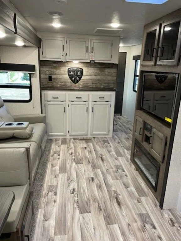 2024 Venture RV SportTrek ST291VRK - Photo 3