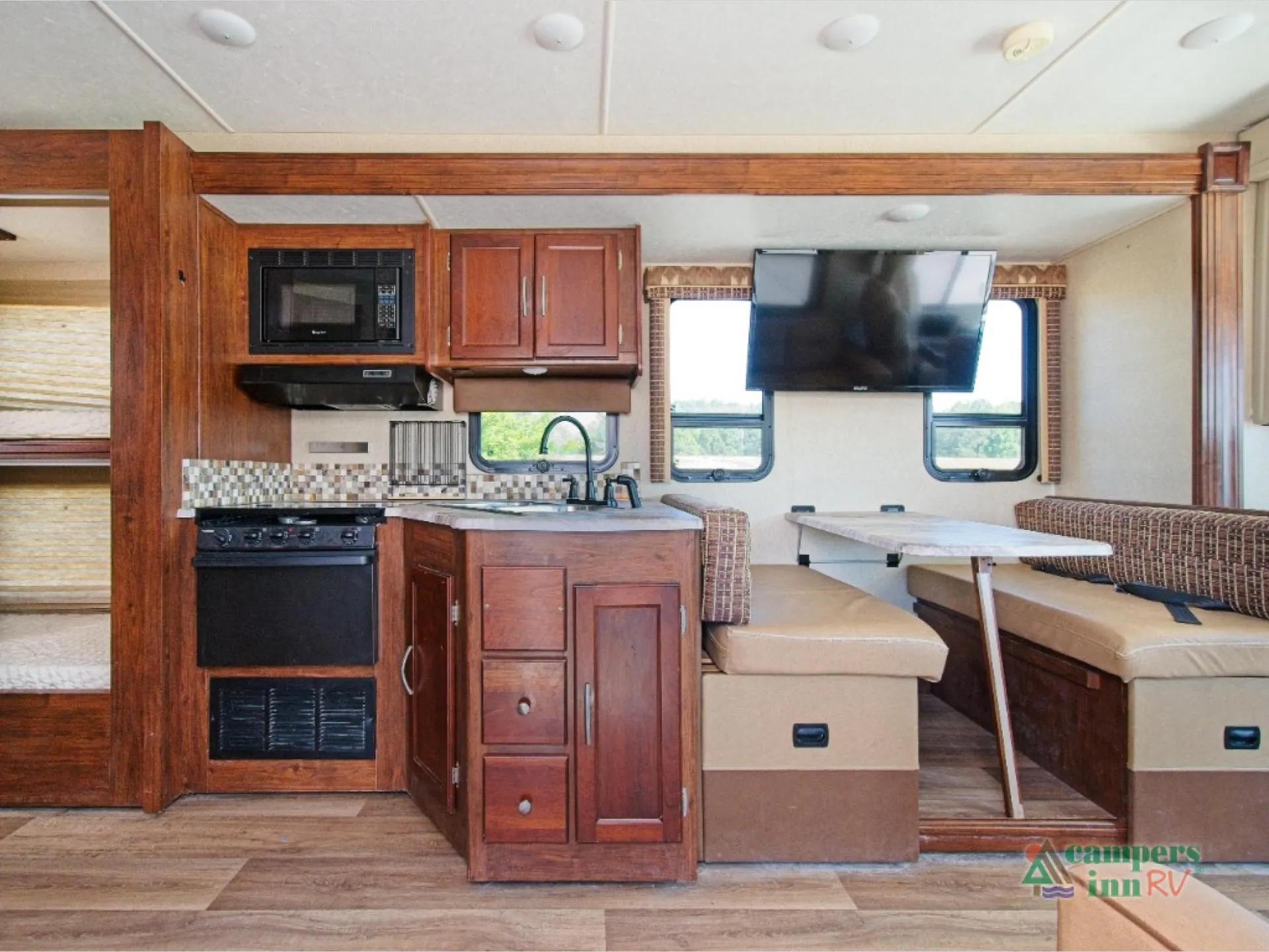 2018 Coachmen Pursuit 31BH - Photo 3