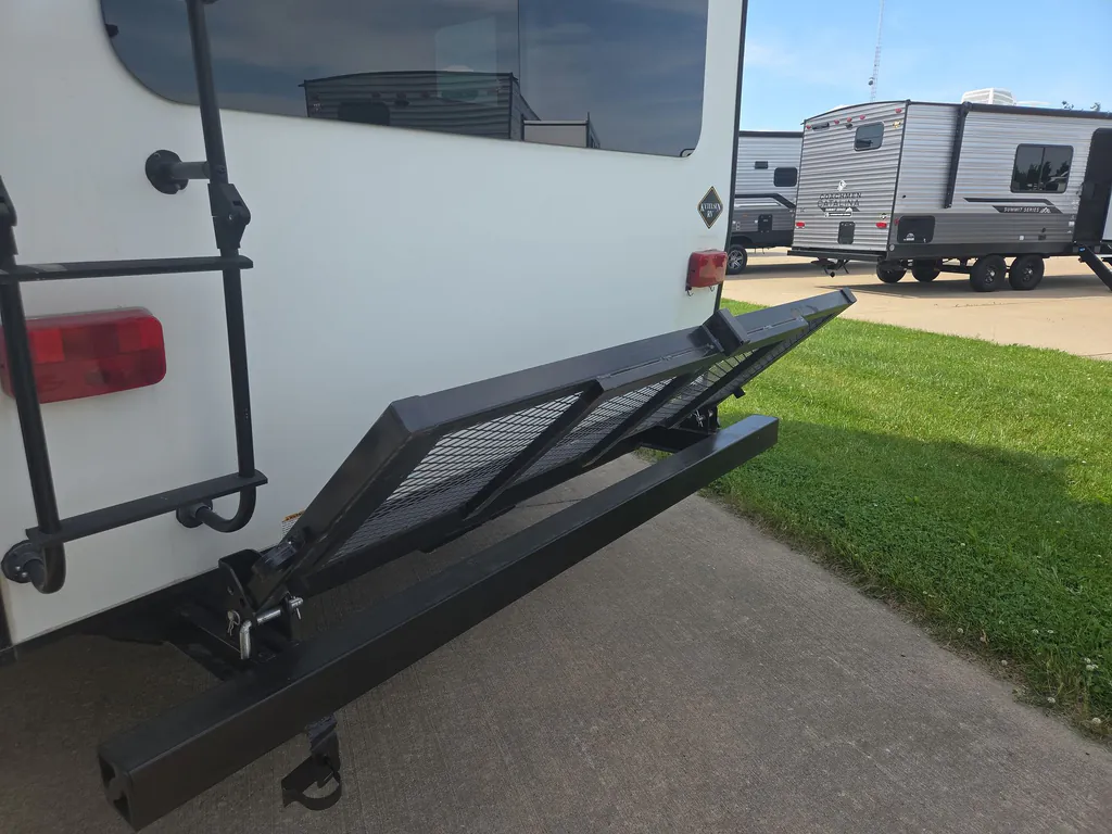 2018 Keystone Outback 298RE, Photos photo 12