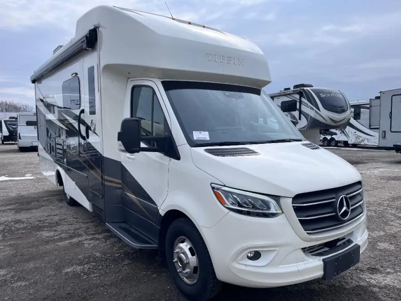 2023 Tiffin Wayfarer 25 RW - Photo 2
