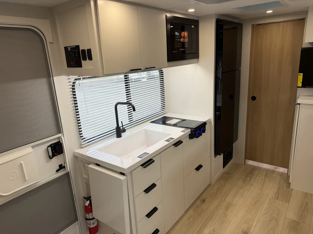 2027 Winnebago Micro Minnie 2108DS, Photos photo 42