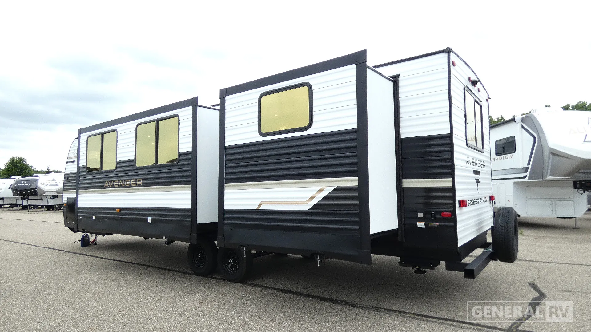 2027 Prime Time RV Avenger 30PO - Photo 4