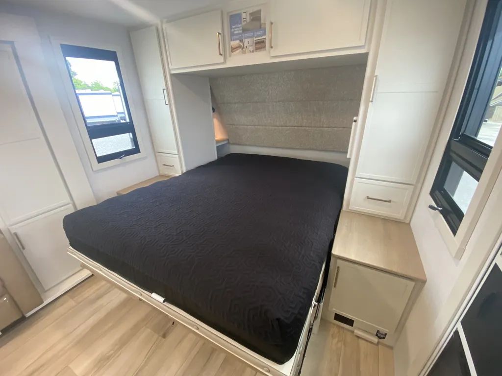 2026 Brinkley Model Ix 20X, Photos photo 16