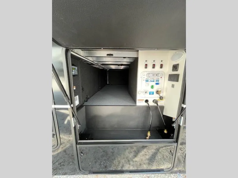 2026 Brinkley Model G 4000, Photos photo 11