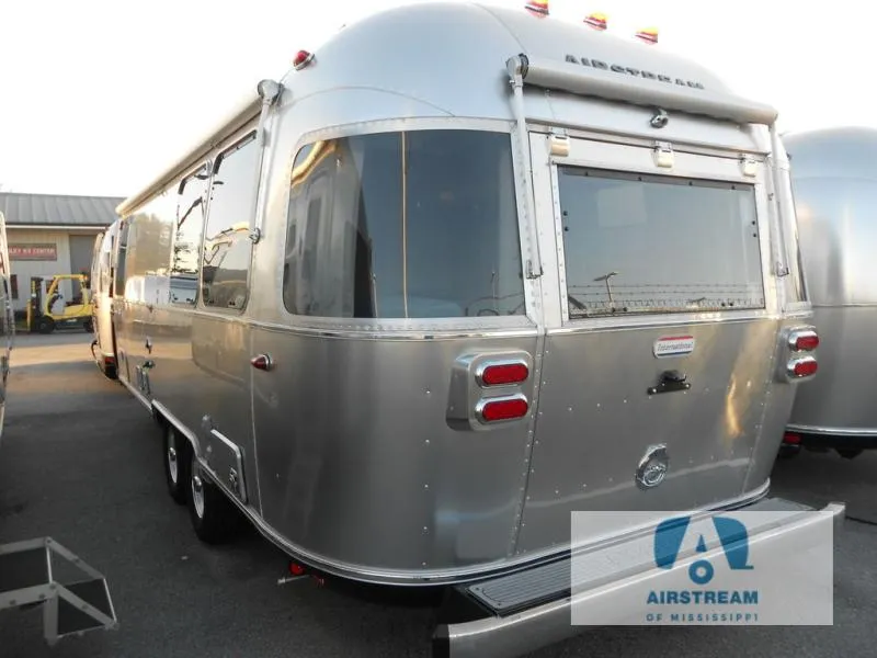 2026 Airstream International 25FB - Photo 4