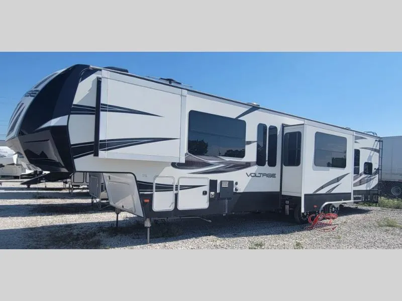 2017 Dutchmen RV Voltage Used    4005 - Photo 2