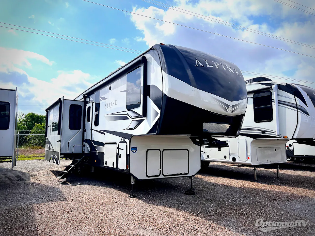 2023 Keystone Alpine 3102RL dealer photo 1 from Optimum RV