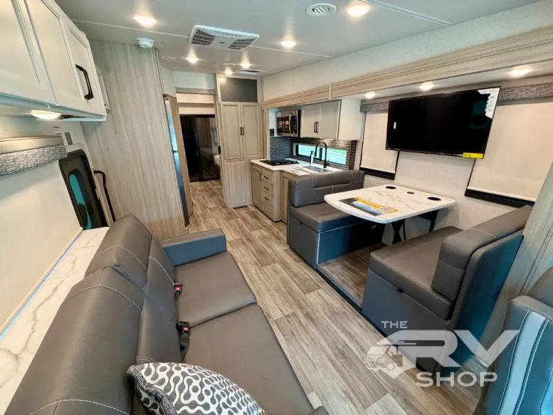 2027 Thor Motor Coach Outlaw 38K - Photo 2